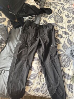 Black Men's Cargo Pants with Zippered Pockets